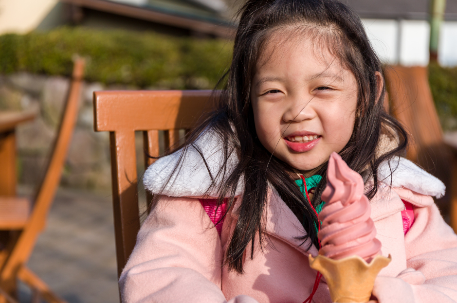 cleaning habit for kids - kid eating ice cream